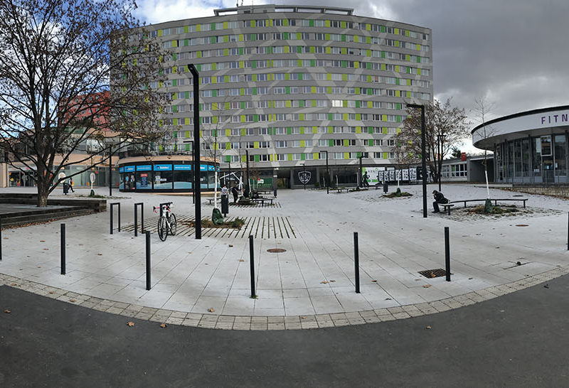 Revitalizace veřejného prostranství před OC Cíl