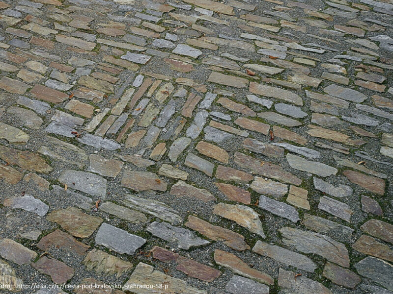 Cesta pod Královskou zahradou
