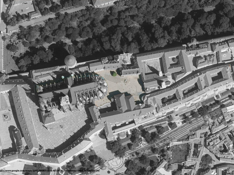 Rekonstrukce náměstí U Sv. Jiří a Vikářské ulice